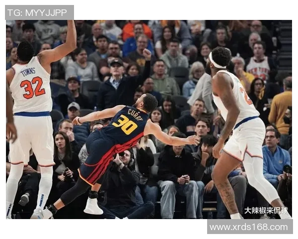 勇士与尼克斯精彩对决第二节回放分析与精彩瞬间回顾