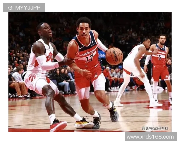 湖人对阵雄鹿比赛现场美女吸引众人目光引发热议